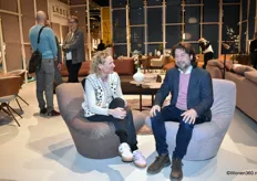 Claire Declemy in a cozy chat with Jasper van den Berg from Label Vandenberg, seated on the new swivel armchairs Fedde, named after Jasper's son.