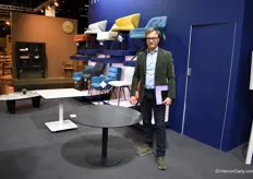 Geert Lievrouw from Akante with the new adjustable salon table.