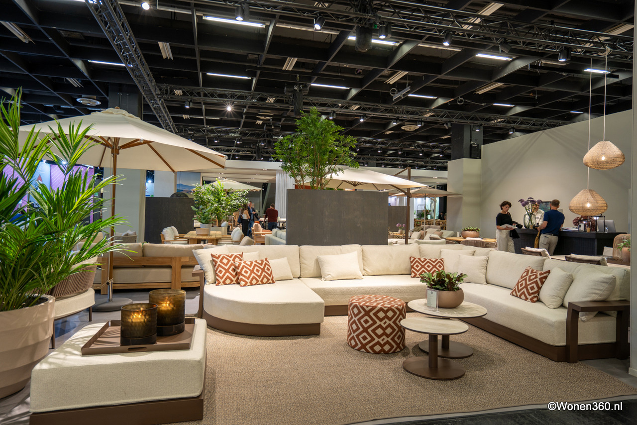In recent years, (matte) black finishes have dominated, but now Borek is fully focusing on bronze-colored finishes.