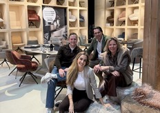 From left to right: Rens, Sjors Brekoo, and Esther van Dongen from Moodscollection, pictured with Marie-Elise Bruins Slot from InteriorDaily and Wonen360.