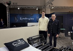 At the left Matthijs Mannekens and Patrick Reguillon of Technilat with the patented slatted frame, invented by Pascal Mannekens.
