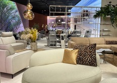 Himolla mainly showcased new models with coarser fabrics, such as the tiger-print material that was frequently photographed.