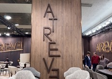 Venus is an addition to Atreve's evergrowing productportfolio with a base of American walnut, oak, and beech wood in 10 different colours.