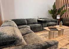 Premier's contemporary style from China presented at Brussels.