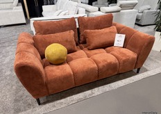 The Coco sofabed of Arkos easily turns from a comfortable couch to a bed of 140 x 200cm with just one smooth motion.