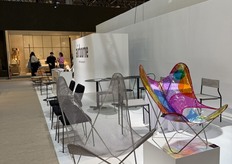 The French brand Airborne showcased two new models of butterfly chairs.