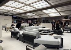 SNOC stands for outdoor living, blending modern creativity with timeless design to create bold, refined pieces that celebrate art, culture and craftsmanship.