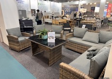 Seconique introduced ther Aspen Corner Garden Furniture Set, expertly handcrafted from solid oak for timeless outdoor elegance.