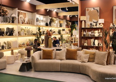 Visitors admired a Maison wall adorned with imaginative décor pieces.