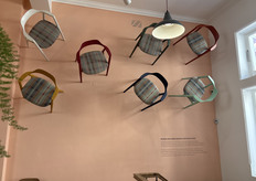 FOr the fair Mungo and furniture designer James Mudge collaborated. Mungo weaved the Miro Cloth to upholster a set of James Mudge's Harrington and Norwood Chairs.