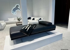 This Puszman laybed was also a newcomer, upholstered with leather from the Netherlands.