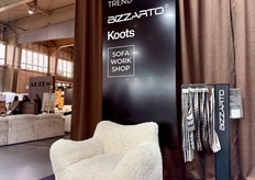 We also saw many of these types of armchairs, with high-pile fabric, soft to the touch and cozy.