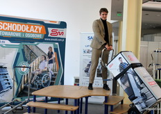 At Euromobil’s stand, an employee showcased the updated hand truck, highlighting the brand’s focus on practical innovations for smoother transport.