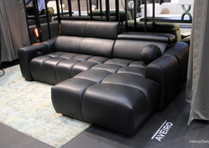 Visitors explored Des Sofa Line’s booth, where the brand presented both popular designs and new arrivals, such as the Aveiro sofa.