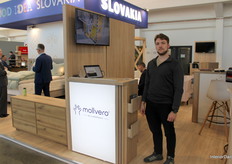 Mollvero’s representative showcased the brand’s commitment to solid wood craftsmanship within the Slovakian collective.