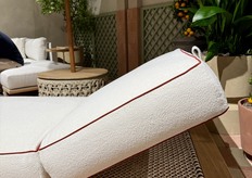 Reef Daybed, where the underside with the woven section is inspired by catamaran ropes. These become visible when the bed is raised.