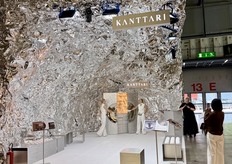 Kanttari stood out with a stand wrapped in silver foil.