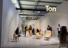 The marketing team behind Ton decided to make a lively stand with usage of yellow tubes.