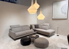 The focus was placed on the adjustable headrest of DFM’s best-selling model.