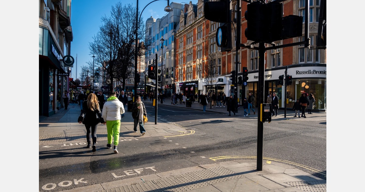 UK Retail Footfall Disappoints Despite Easter Boost