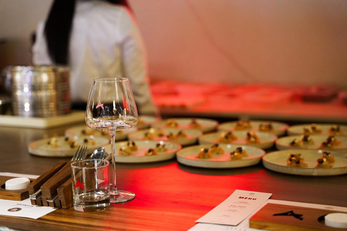 Shanghai Furniture Show expectations surpass team Asiades