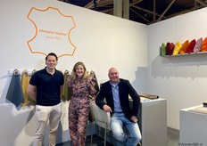 The team of Ohmann Leather for the new 1416 collection, which is used residentially.