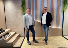 Links Henny Veenendaal with Dennis Peters from NAU for the collection of Gigacer.