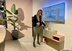 Marieke Castelijn from the eponymous furniture company presented the numerous possibilities of the new Réflexion collection through miniatures.