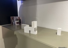 The flexibility is endless, because all shapes are indeed separate from each other, with a non-slip sheet preventing them from sliding off each other.