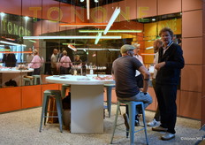 Founder Anton de Groof (right) of Tonone showed various lamps in the well-known graphic line play.