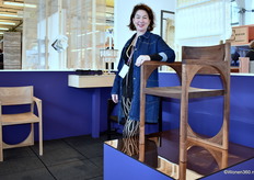 Sarah Trenité from Arp Design showed a part of her Optical collection. This collection includes Loupe: a straight table, Eye: an oval table, Pupil: a round table, and finally: the Loupe chair. This chair was recently put into production and was shown in, among other materials, walnut and oak.