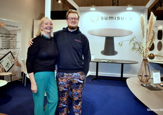 Petra Tel with son Jochem of Sumisura. The table manufacturer is fully committed to its white label configurator, which customers can fill in with their own margin.