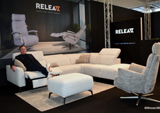 Bas Janssen of Releazz had brought not only recliners, but also a new modular sofa with recliner function.