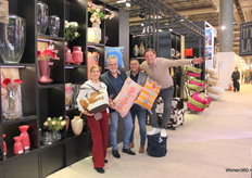 B Living B.V.'s sales team was on hand for the photo, while managing director Joris Coppes looked even higher.