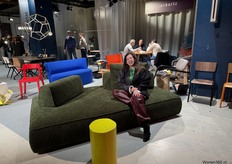 Petra Bettgens on the eye-catching bench by jan kurtz, with the new collection Kink behind it.