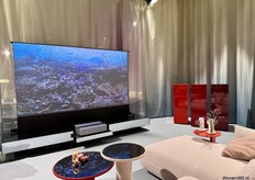 The strength of the Kettnaker collection lies in the options it offers. You can put together your cupboard with a lot of different materials and colours.