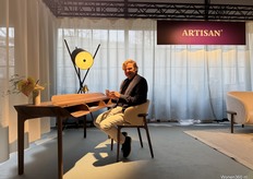 Waldo de Jongh who is an agent for the Artisan brand presented, among other things, the Bosnian brand's new desk.