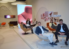 ... but 2x, with from left to right Hélène Guillou, Anouk Jager, Vincent van den Broek, Maurits van der Lande, Annenmijn Evers and Kees Tol